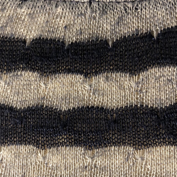 Forever 21 long sleeve black and grey striped scoop neck sweater/t-shirt sz L - Picture 4 of 8